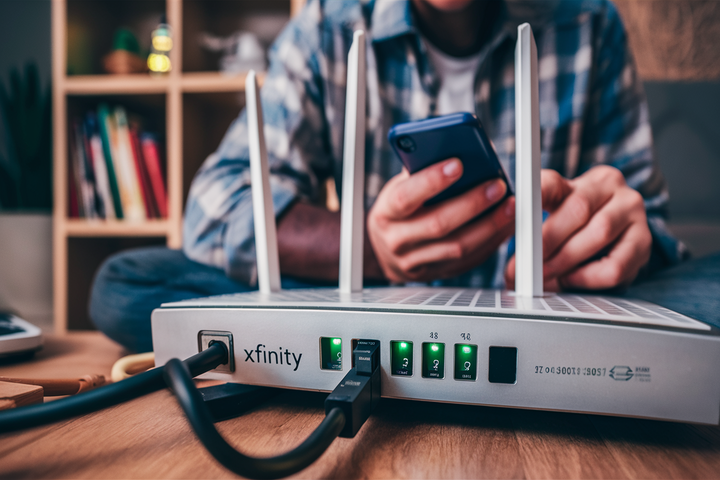 Does unplugging Xfinity router reset it?